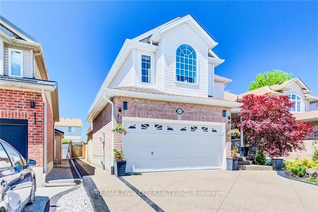 Photo 4 of 913 Copper Leaf Crescent, Kitchener, Trussler — HOMEH