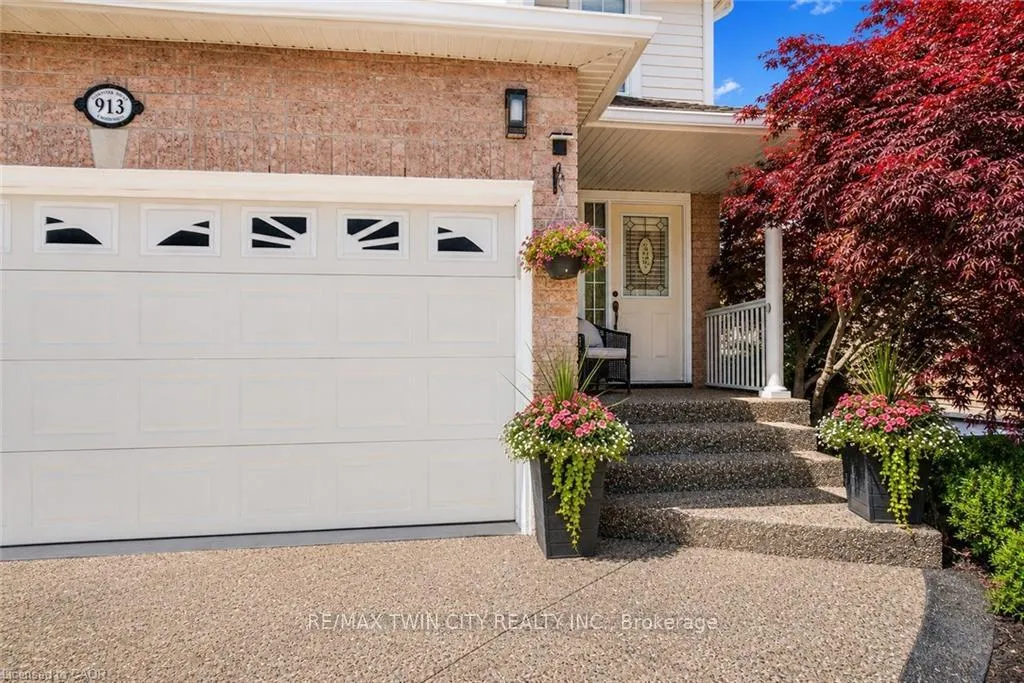 Photo 6 of 913 Copper Leaf Crescent, Kitchener, Trussler — HOMEH