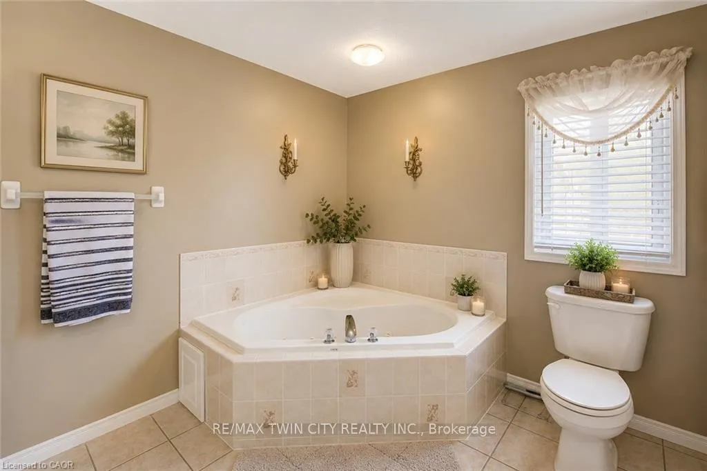 Photo 27 of 913 Copper Leaf Crescent, Kitchener, Trussler — HOMEH