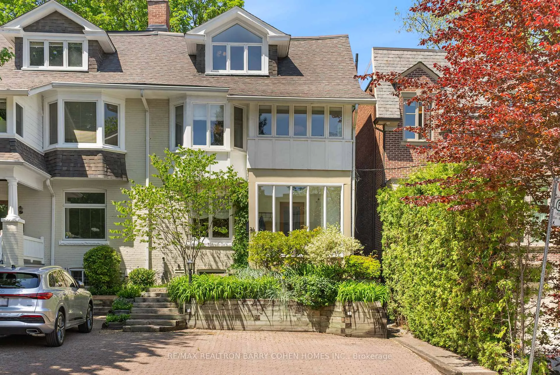 Front of 36 Woodlawn Avenue W