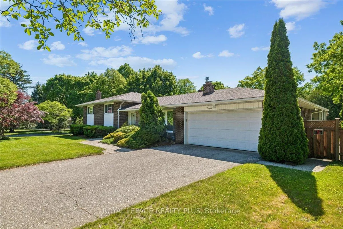 Photo 3 of 665 Vanessa Crescent, Mississauga, Lorne Park — HOMEH