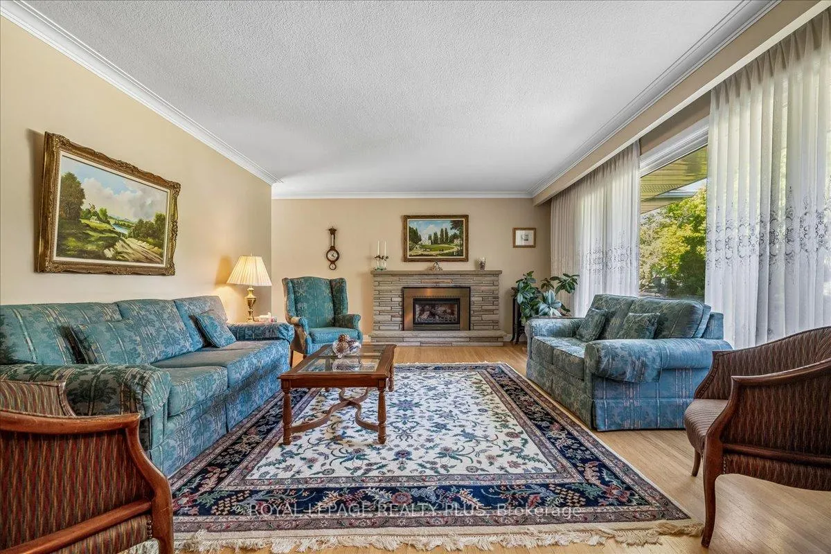 Photo 6 of 665 Vanessa Crescent, Mississauga, Lorne Park — HOMEH