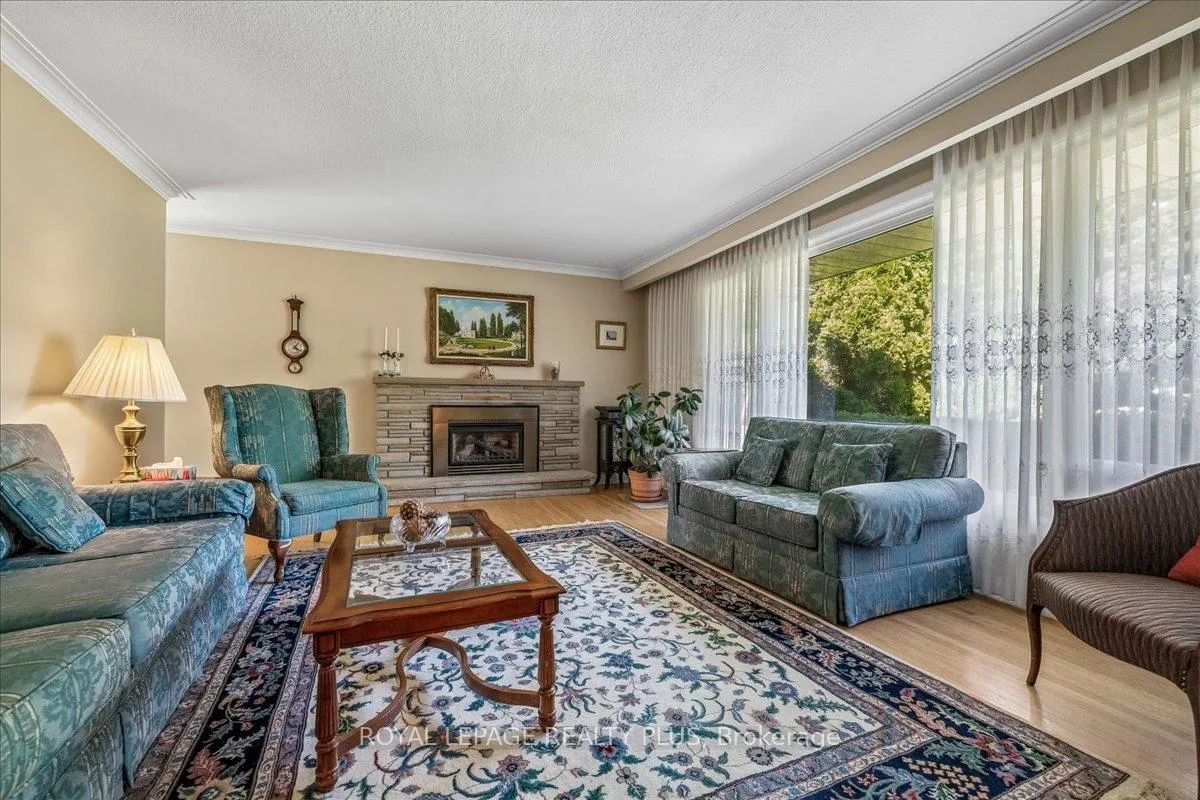 Photo 7 of 665 Vanessa Crescent, Mississauga, Lorne Park — HOMEH