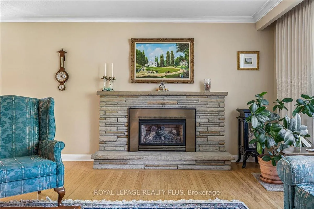 Photo 8 of 665 Vanessa Crescent, Mississauga, Lorne Park — HOMEH