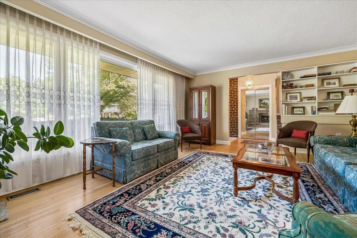 Photo 9 of 665 Vanessa Crescent, Mississauga, Lorne Park — HOMEH