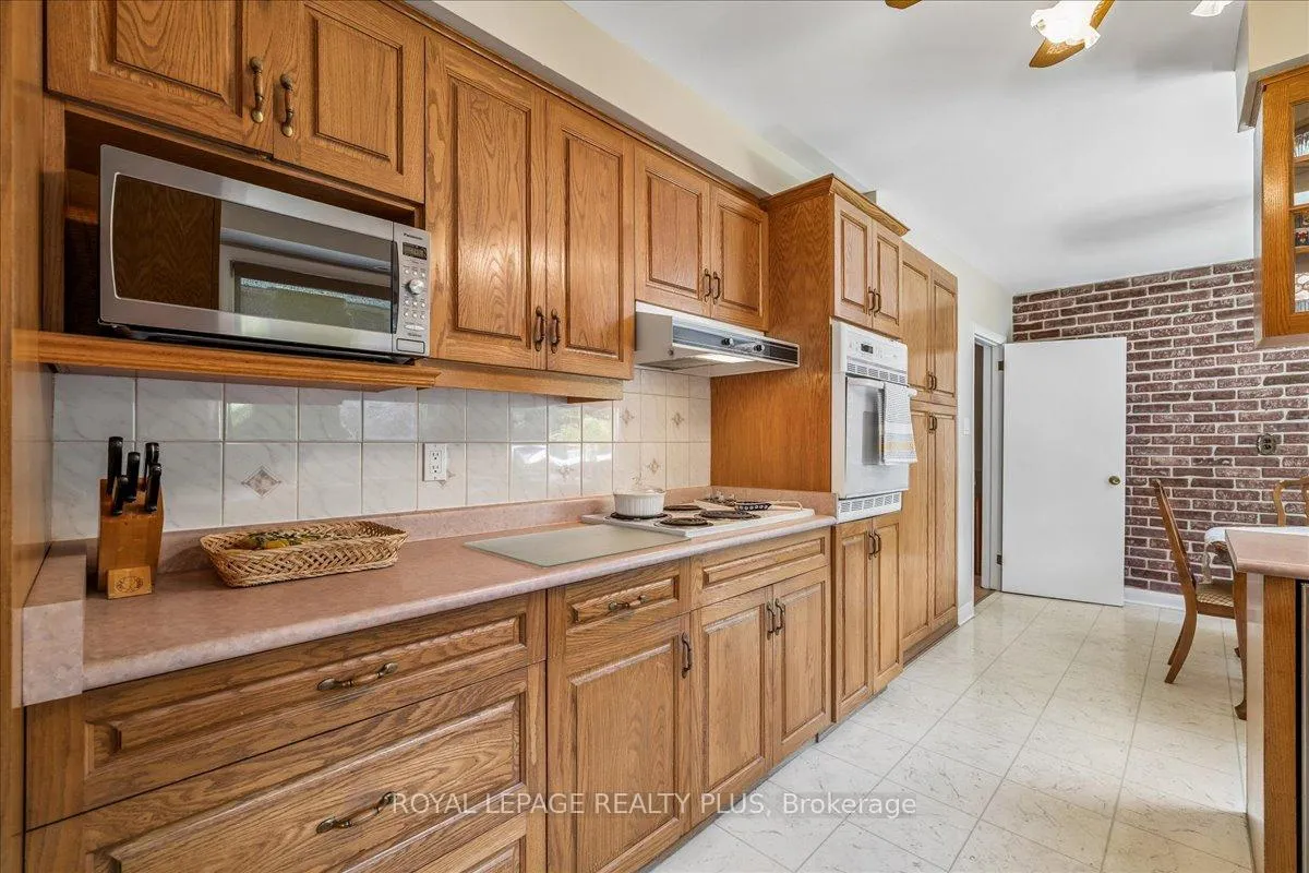 Photo 18 of 665 Vanessa Crescent, Mississauga, Lorne Park — HOMEH