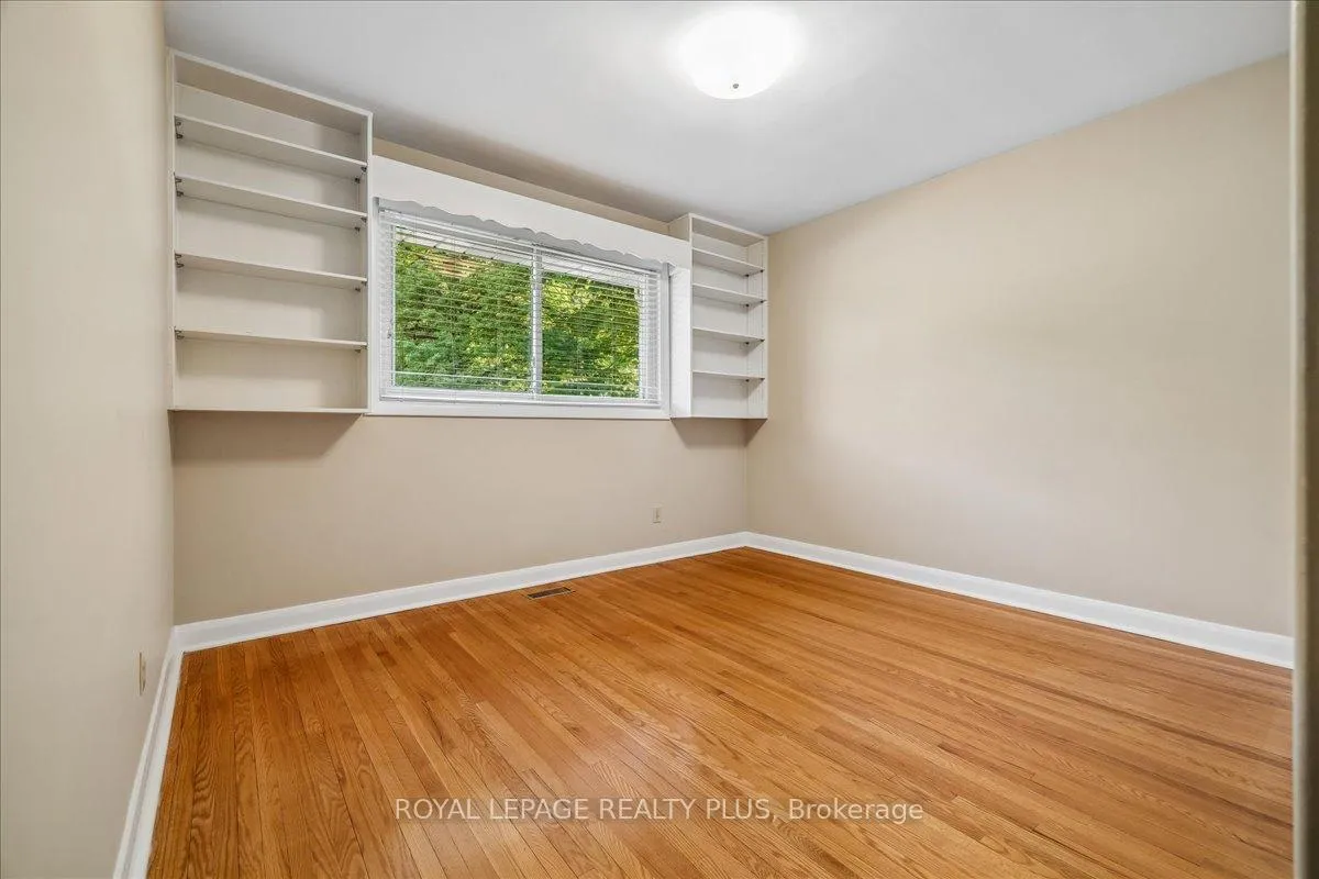 Photo 23 of 665 Vanessa Crescent, Mississauga, Lorne Park — HOMEH