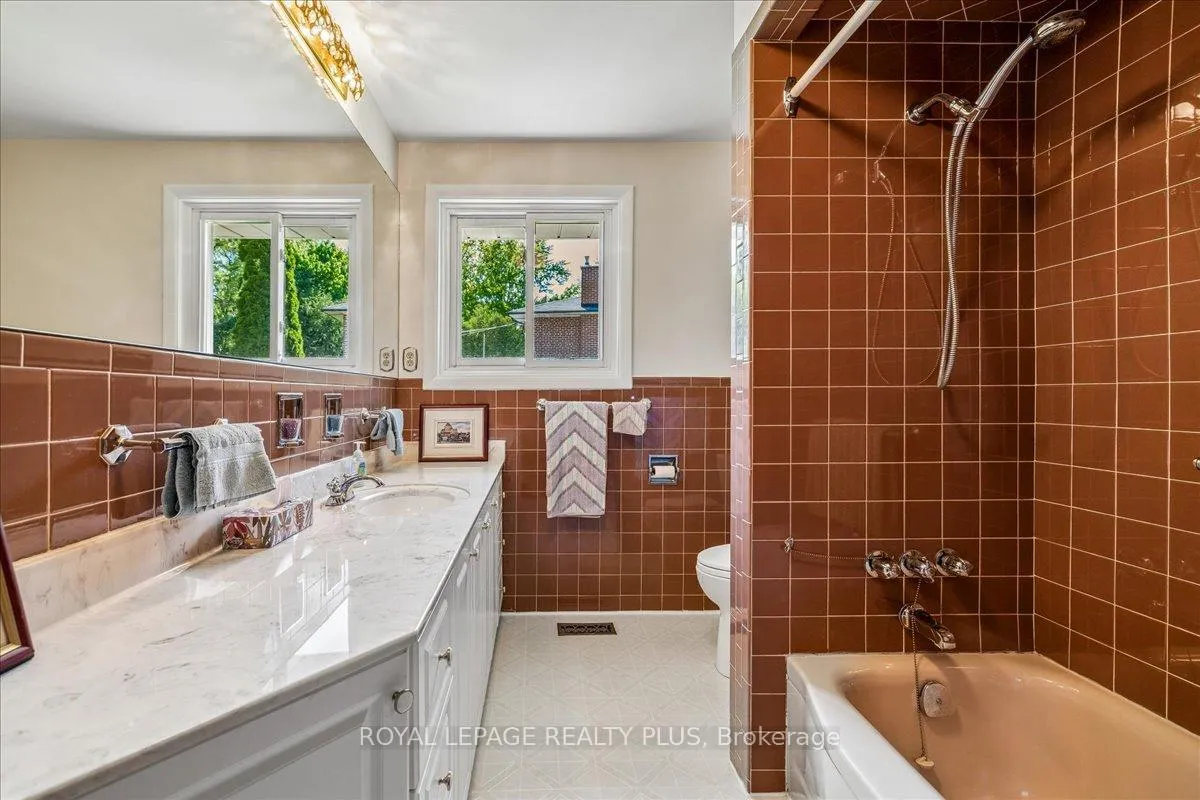 Photo 27 of 665 Vanessa Crescent, Mississauga, Lorne Park — HOMEH