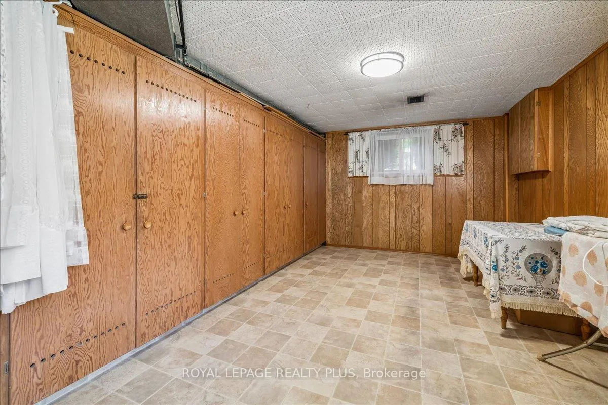 Photo 32 of 665 Vanessa Crescent, Mississauga, Lorne Park — HOMEH