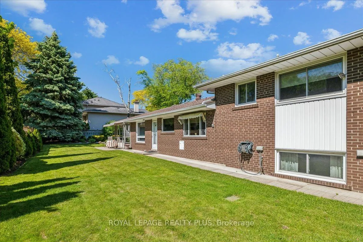 Photo 35 of 665 Vanessa Crescent, Mississauga, Lorne Park — HOMEH