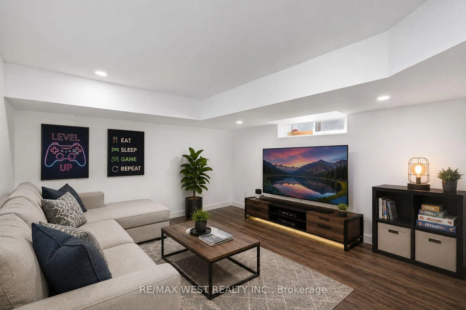 Photo 16 of 79 Elmsthorpe Avenue, Toronto, Forest Hill South — HOMEH