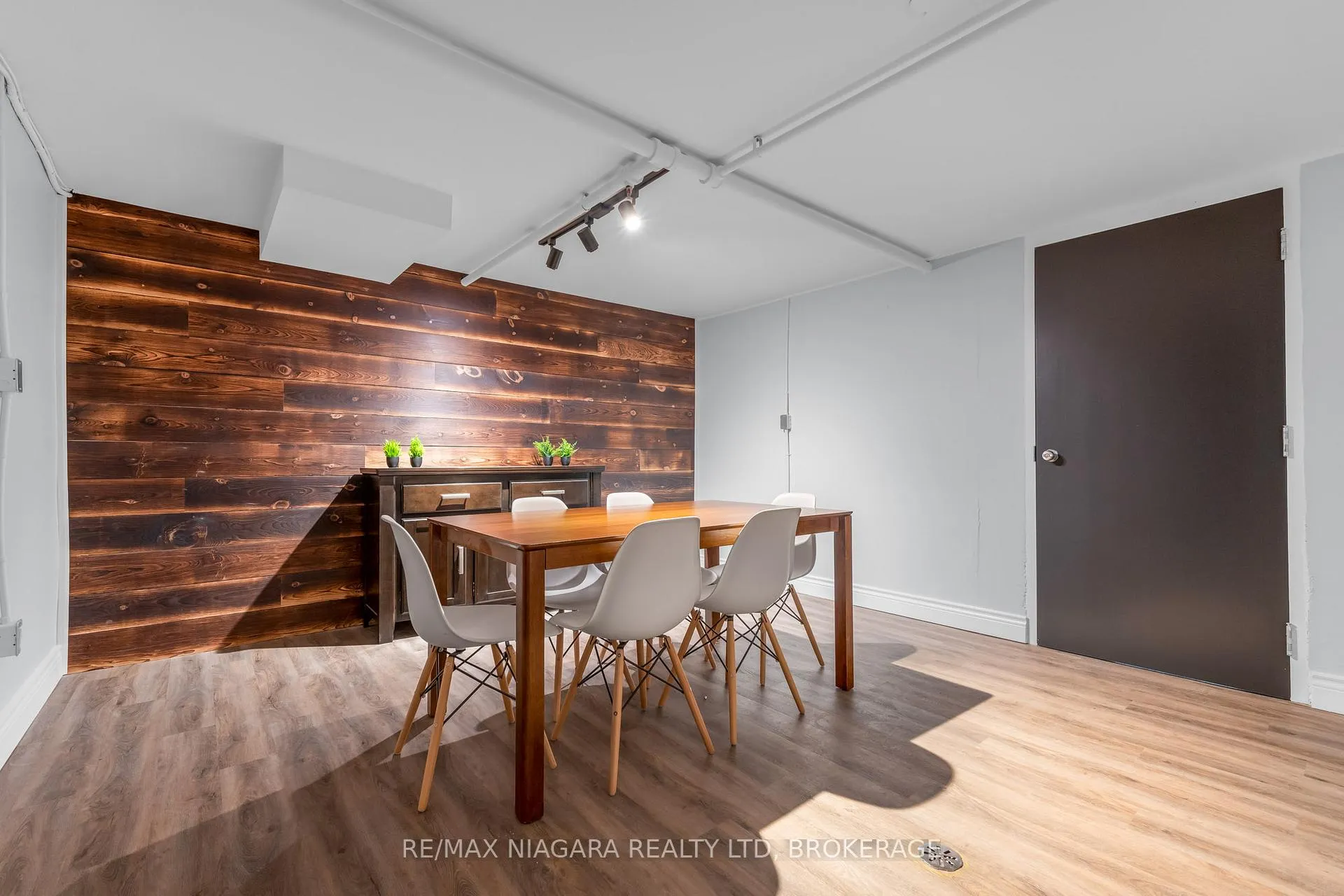 Photo 8 of Unit 11, 833 Foss Road, Pelham, Fenwick — HOMEH