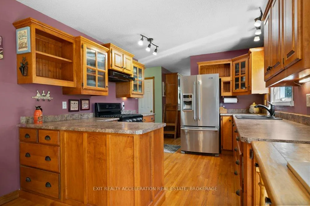 Photo 11 of 1225 Townline Road, Loyalist, Lennox and Addington - South — HOMEH
