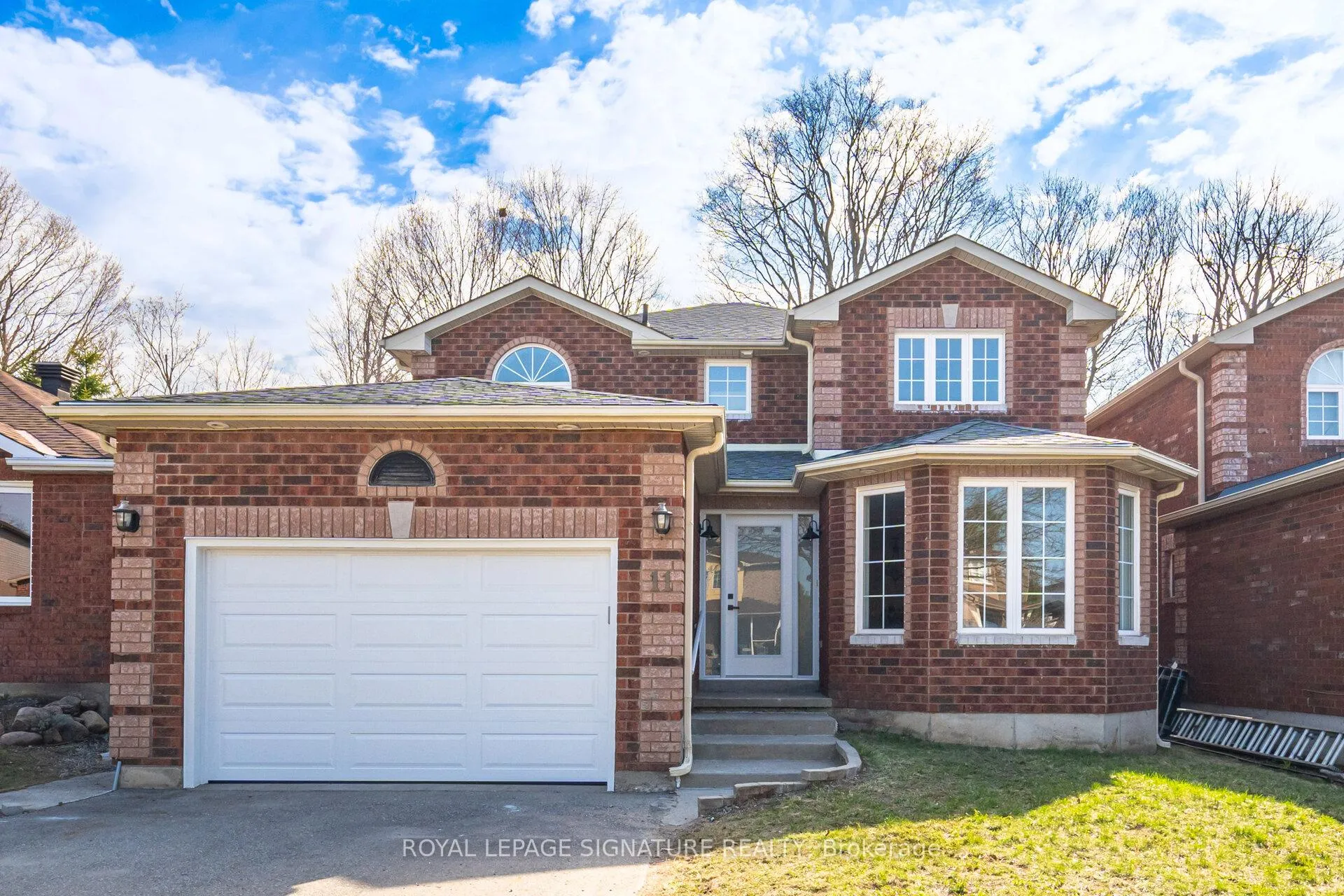 Photo 1 of 11 Wessenger Drive, Barrie, Holly — HOMEH