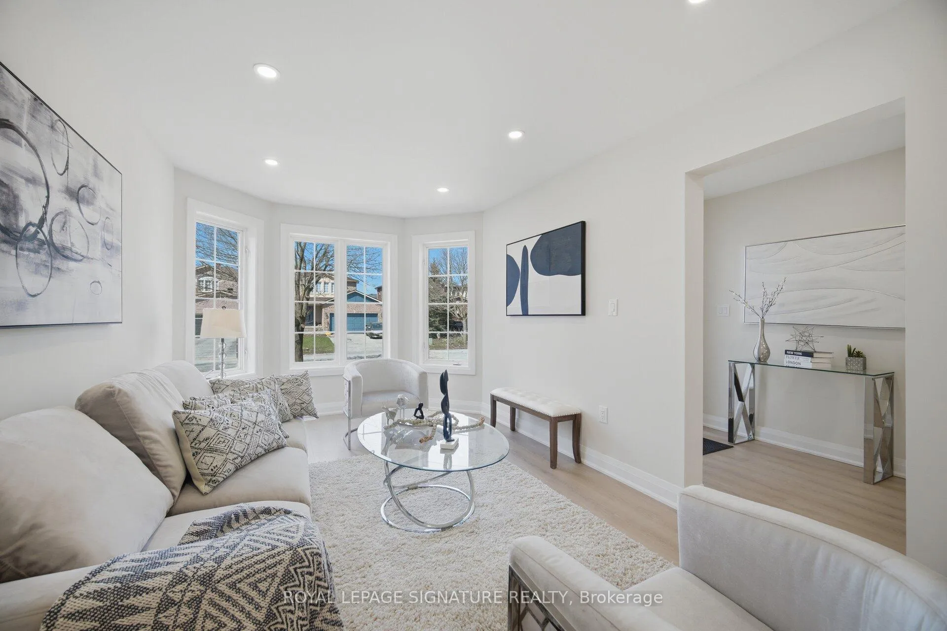 Photo 4 of 11 Wessenger Drive, Barrie, Holly — HOMEH