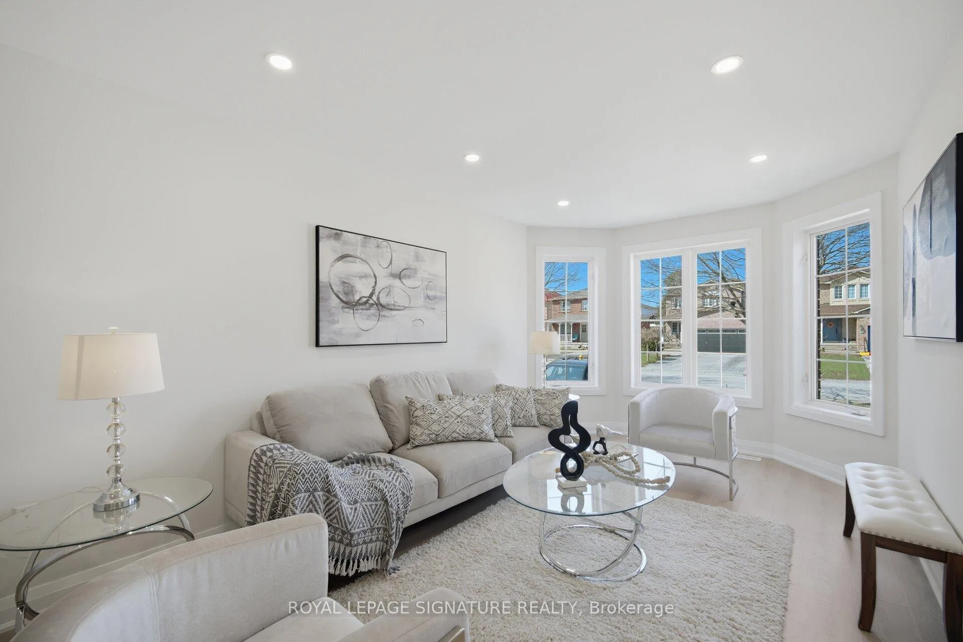 Photo 6 of 11 Wessenger Drive, Barrie, Holly — HOMEH