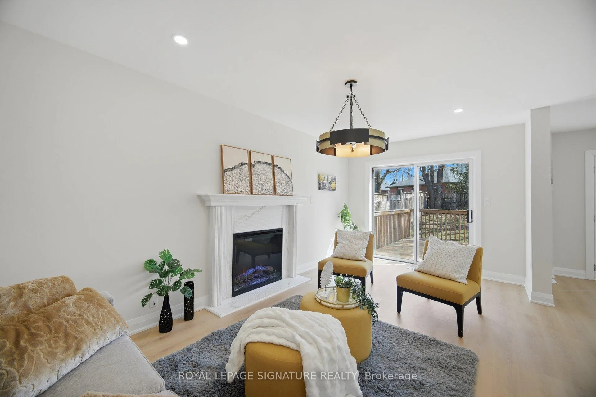 Photo 13 of 11 Wessenger Drive, Barrie, Holly — HOMEH
