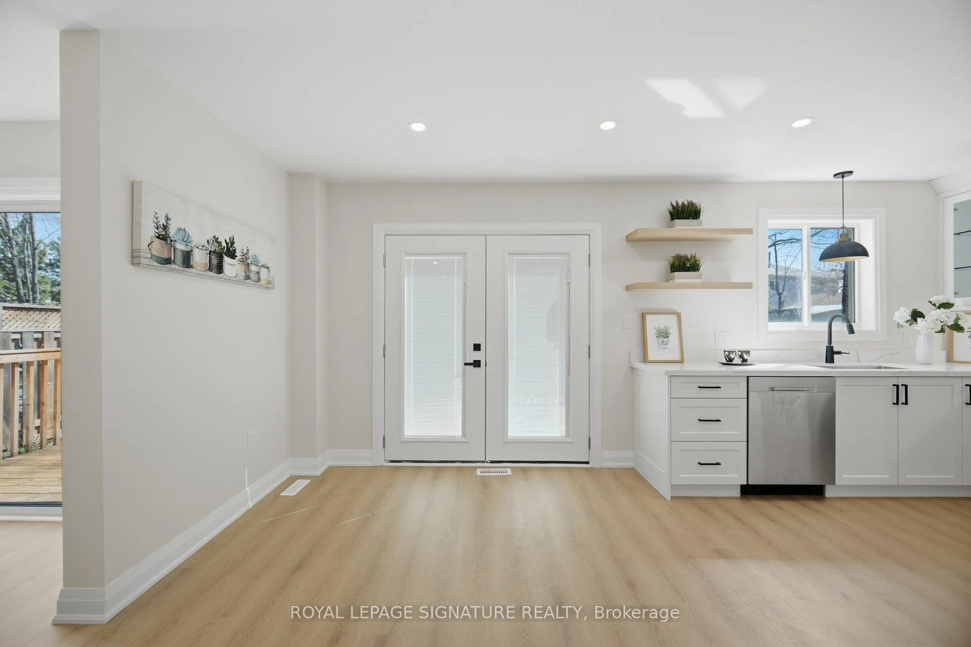 Photo 14 of 11 Wessenger Drive, Barrie, Holly — HOMEH