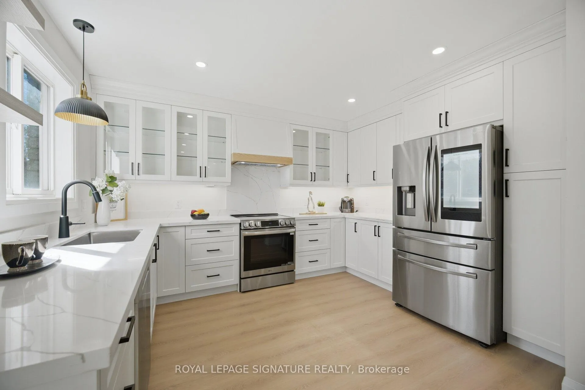 Photo 17 of 11 Wessenger Drive, Barrie, Holly — HOMEH