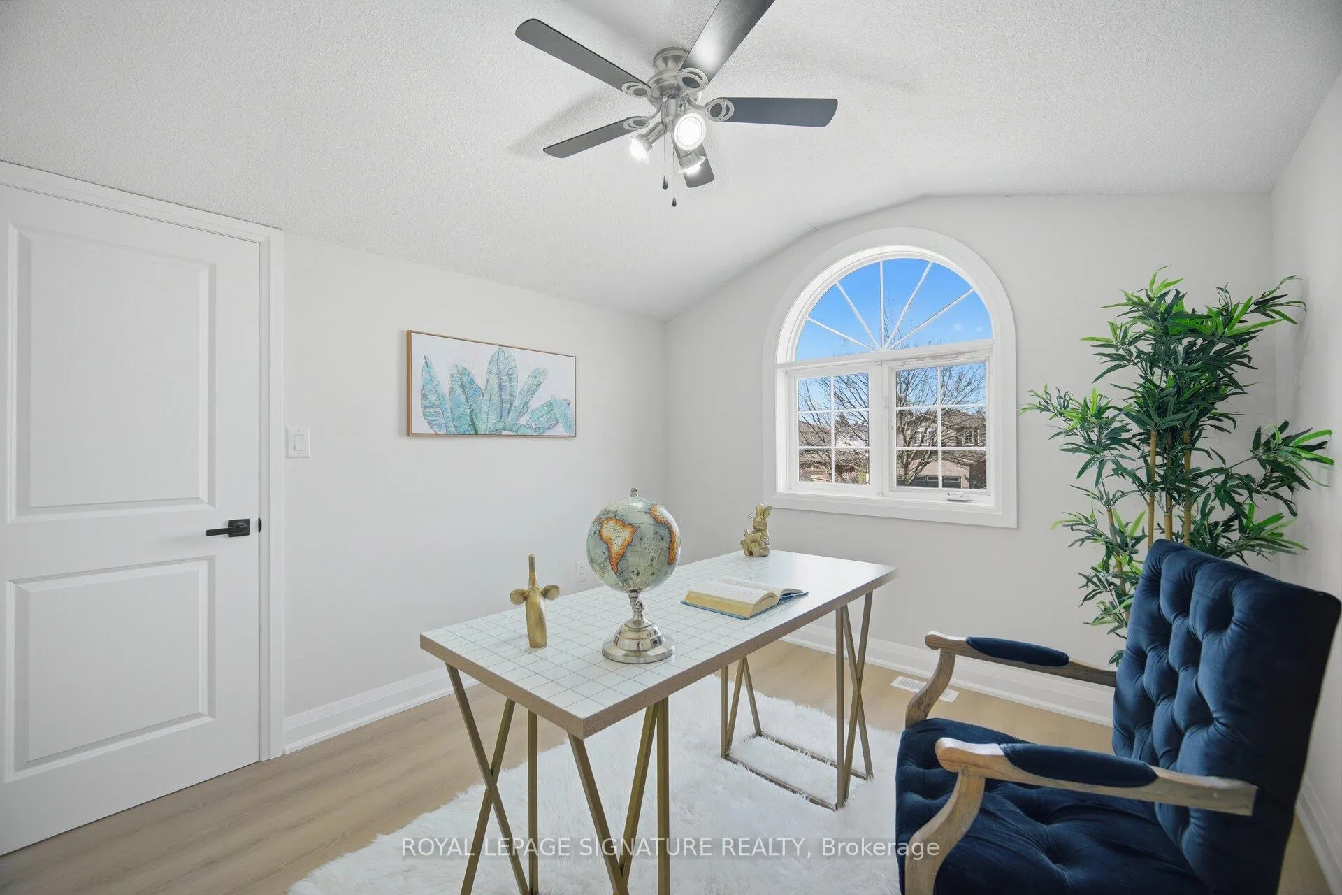 Photo 33 of 11 Wessenger Drive, Barrie, Holly — HOMEH