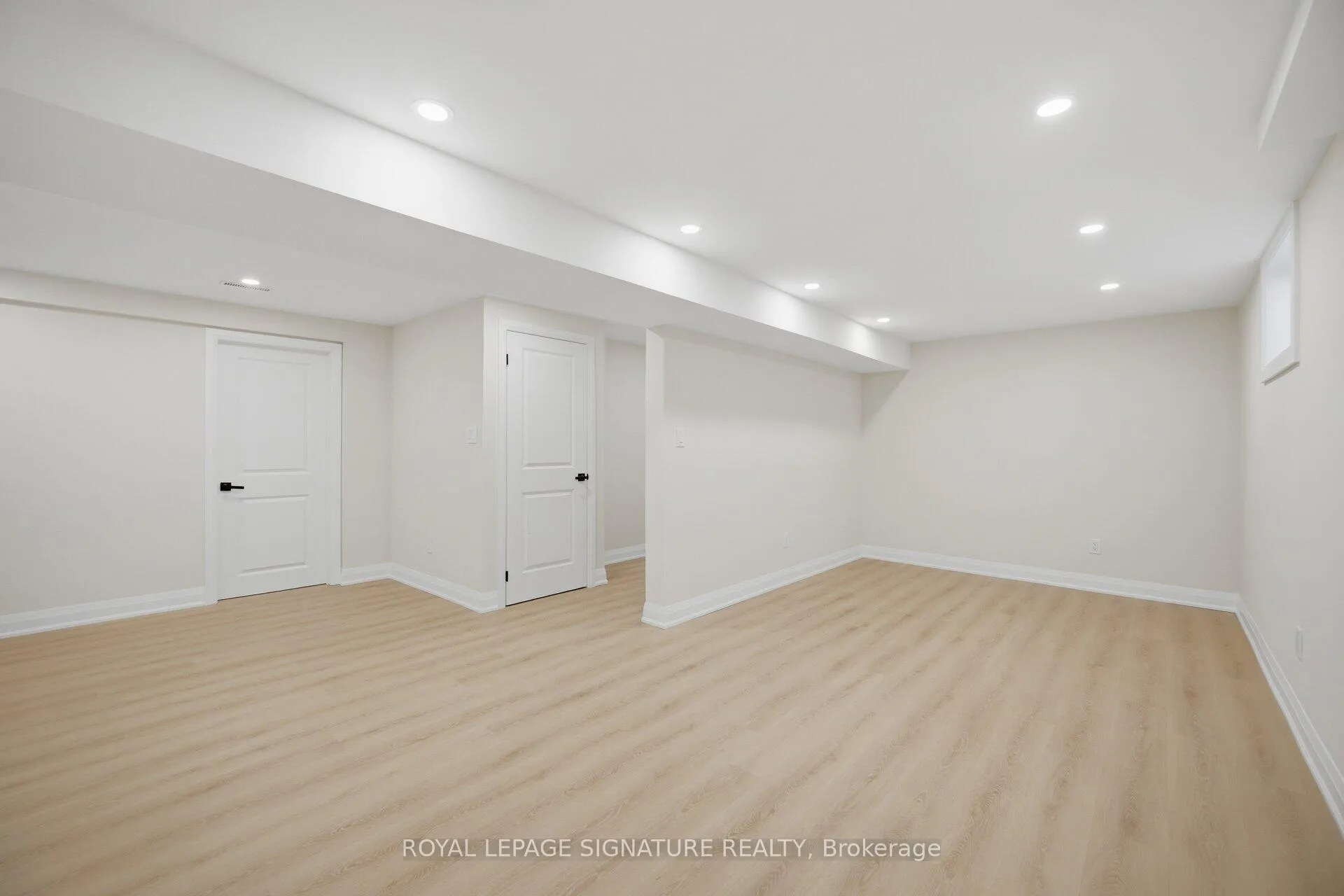 Photo 35 of 11 Wessenger Drive, Barrie, Holly — HOMEH