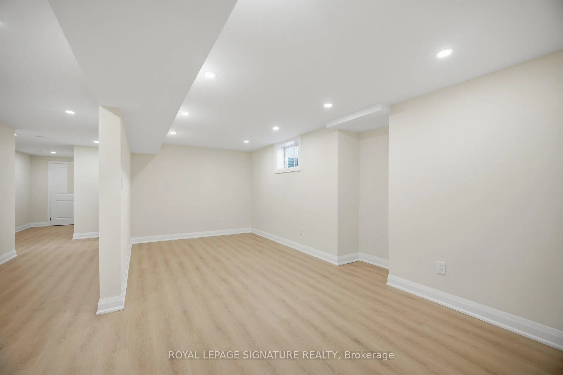 Photo 36 of 11 Wessenger Drive, Barrie, Holly — HOMEH