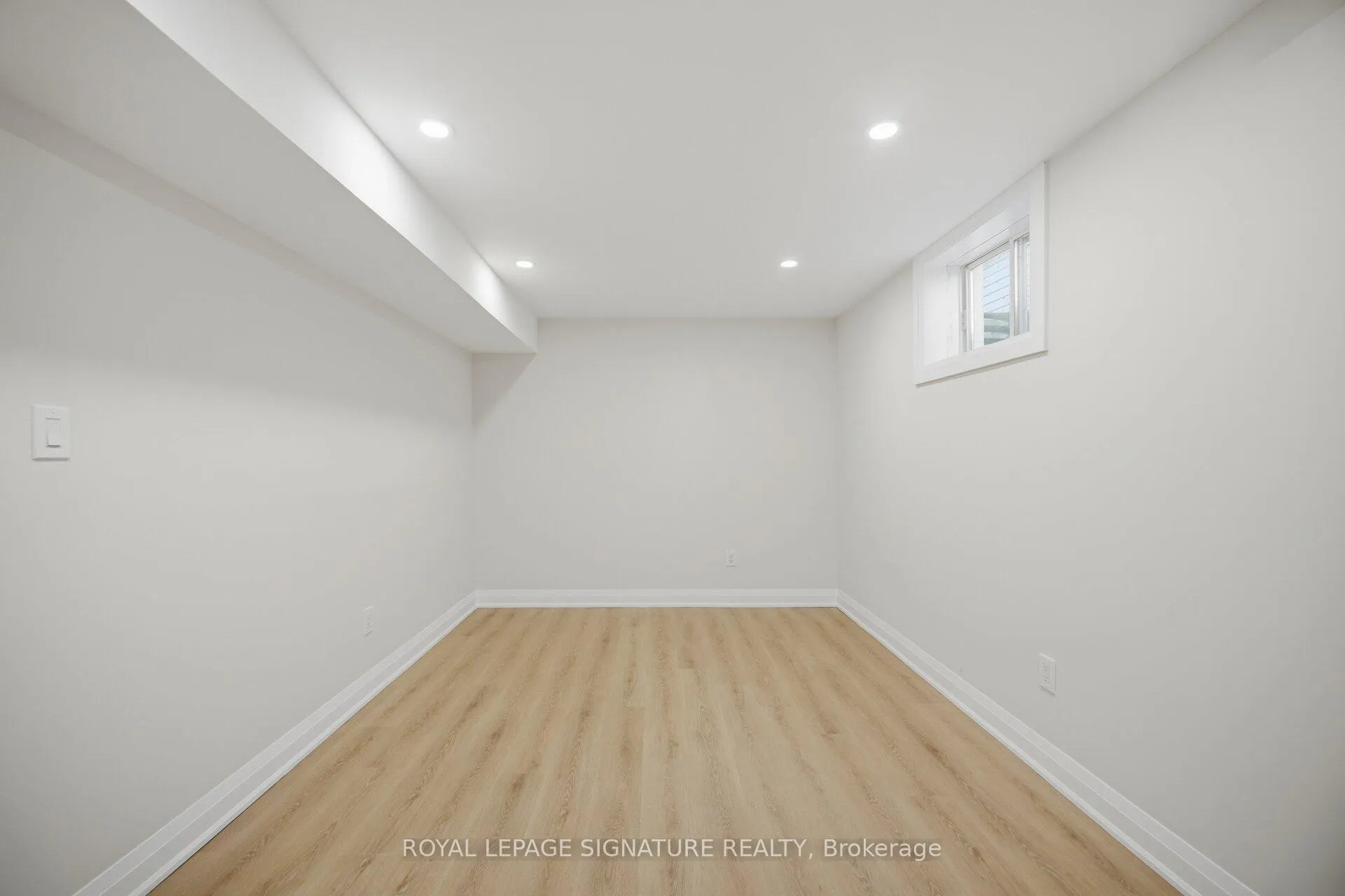 Photo 37 of 11 Wessenger Drive, Barrie, Holly — HOMEH