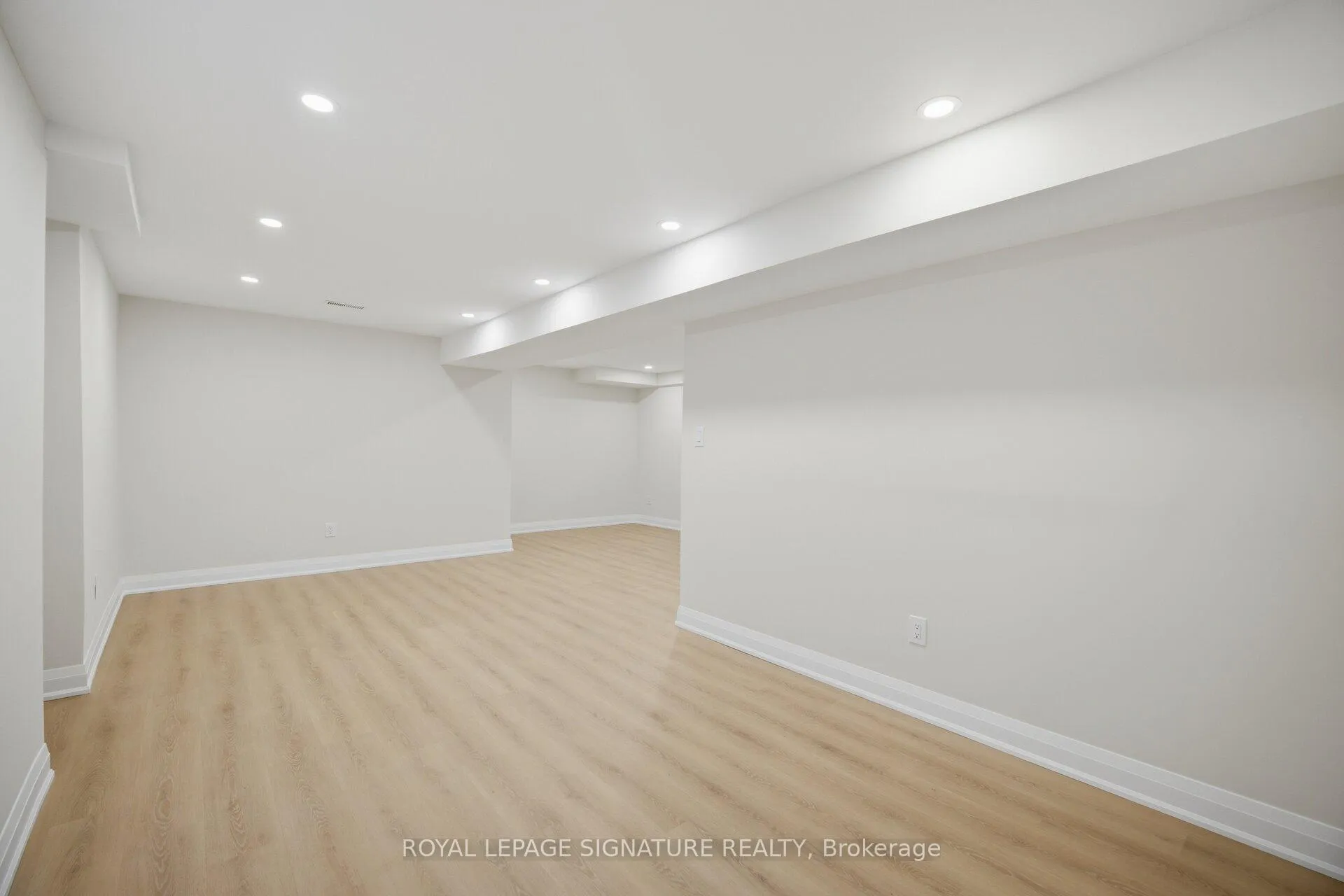 Photo 38 of 11 Wessenger Drive, Barrie, Holly — HOMEH