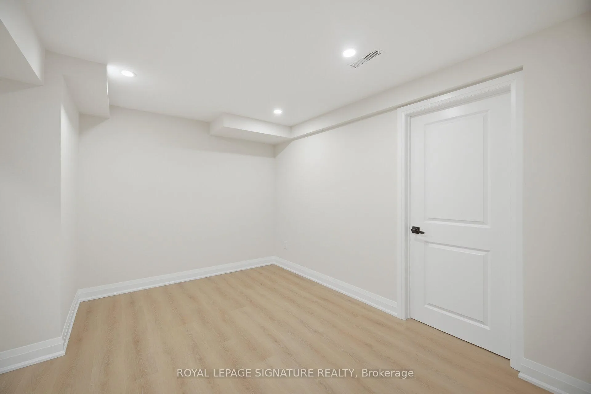 Photo 41 of 11 Wessenger Drive, Barrie, Holly — HOMEH