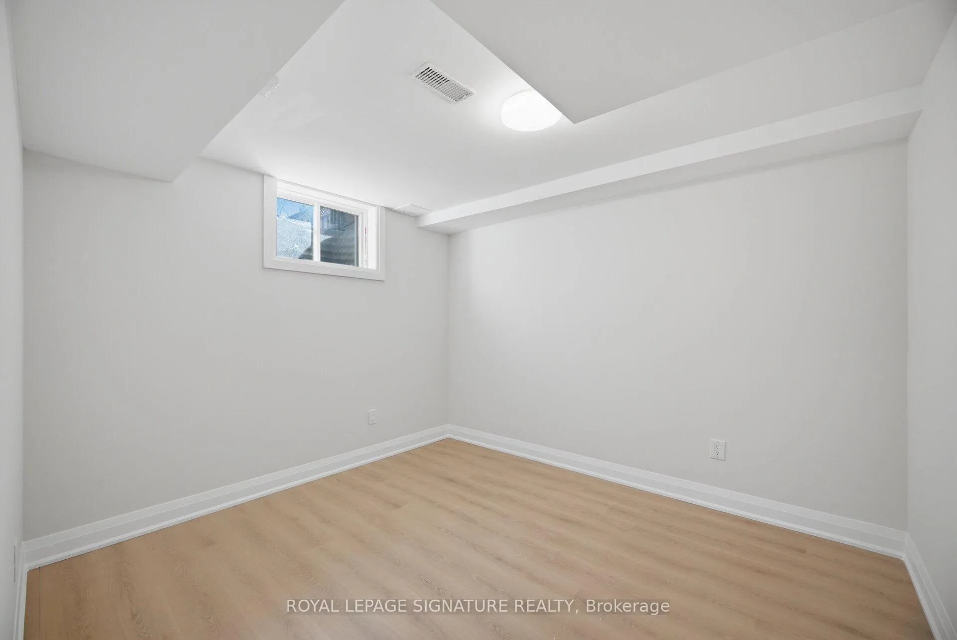 Photo 42 of 11 Wessenger Drive, Barrie, Holly — HOMEH