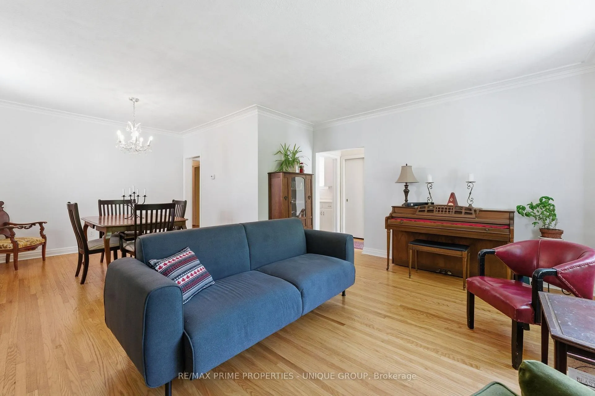 Photo 5 of 78 Glen Davis Crescent, Toronto, East End-Danforth — HOMEH