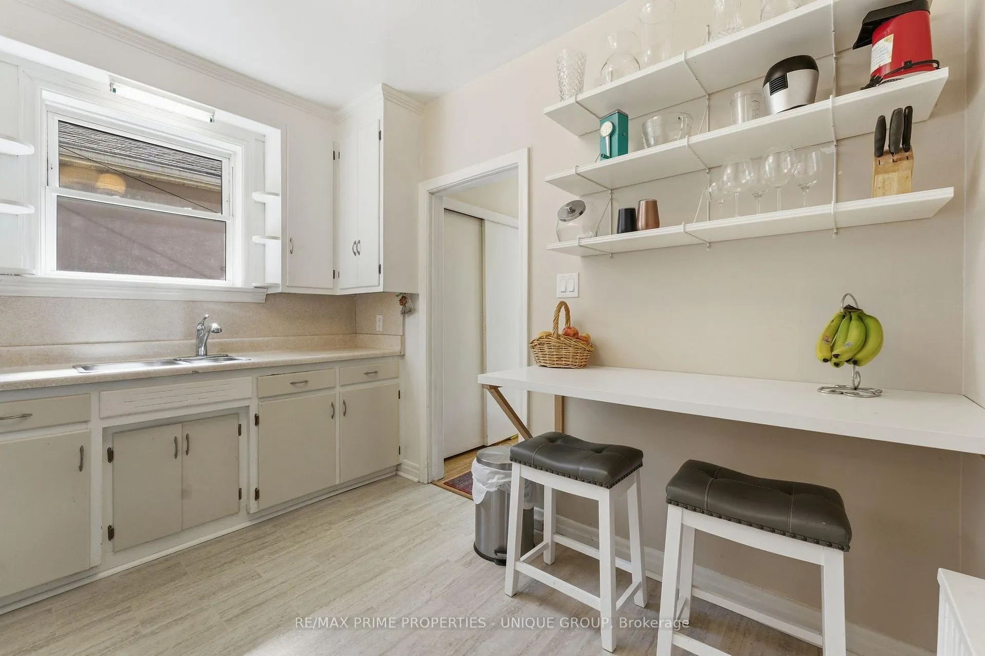 Photo 10 of 78 Glen Davis Crescent, Toronto, East End-Danforth — HOMEH
