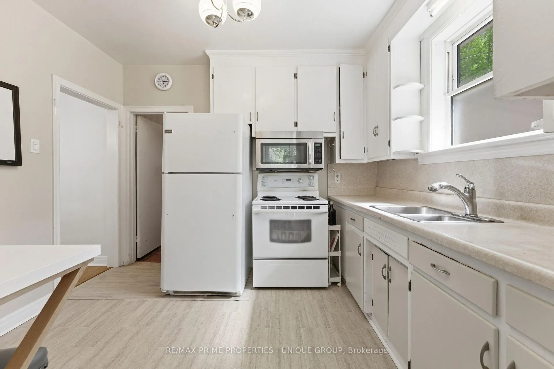 Photo 11 of 78 Glen Davis Crescent, Toronto, East End-Danforth — HOMEH