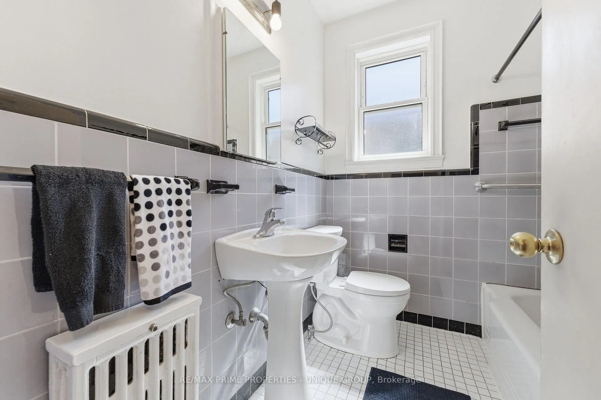 Photo 19 of 78 Glen Davis Crescent, Toronto, East End-Danforth — HOMEH