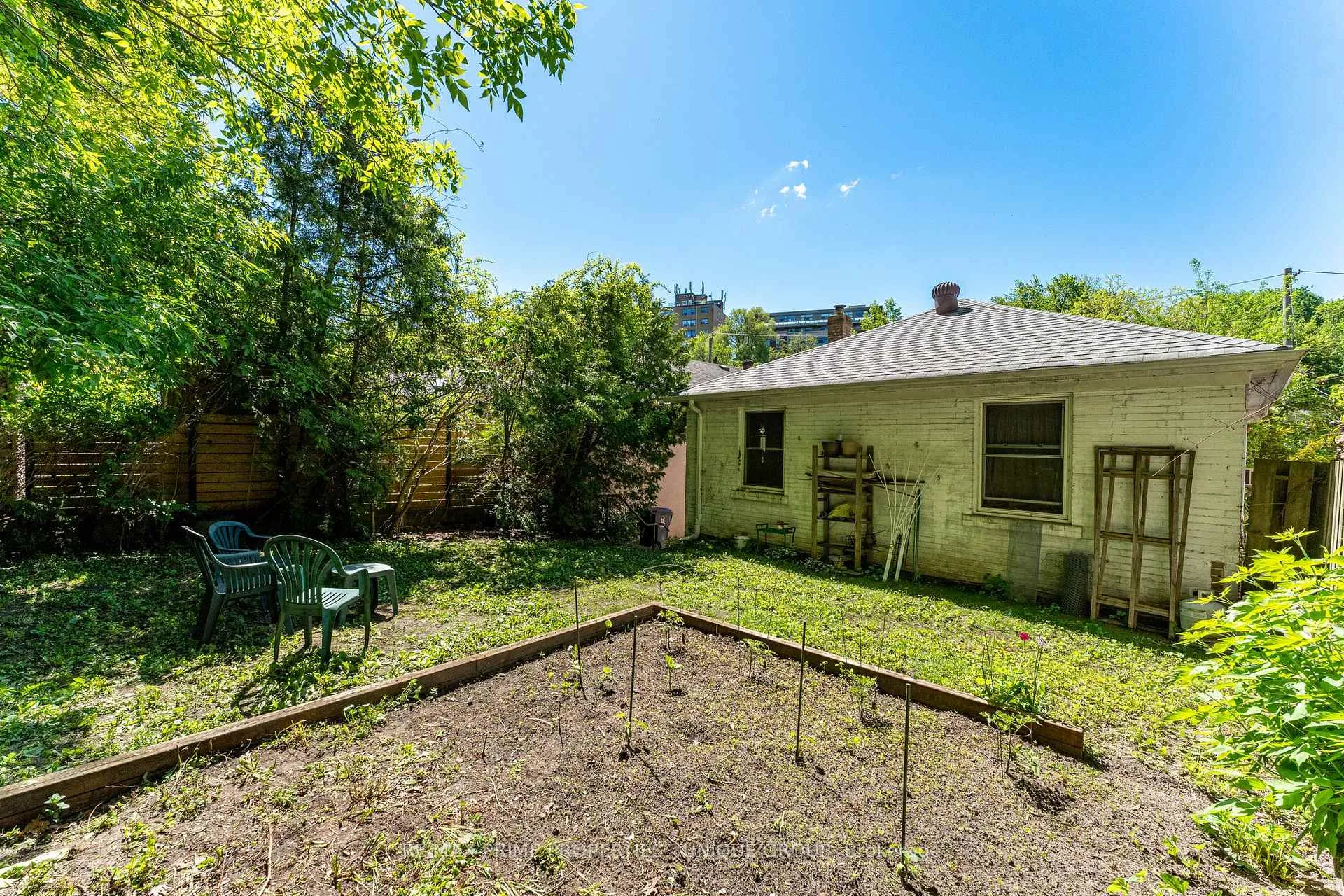 Photo 33 of 78 Glen Davis Crescent, Toronto, East End-Danforth — HOMEH