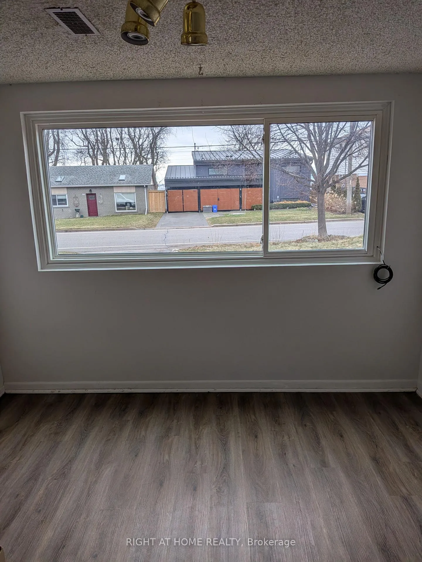 Photo 6 of 740 Stone Street, Oshawa, Lakeview — HOMEH