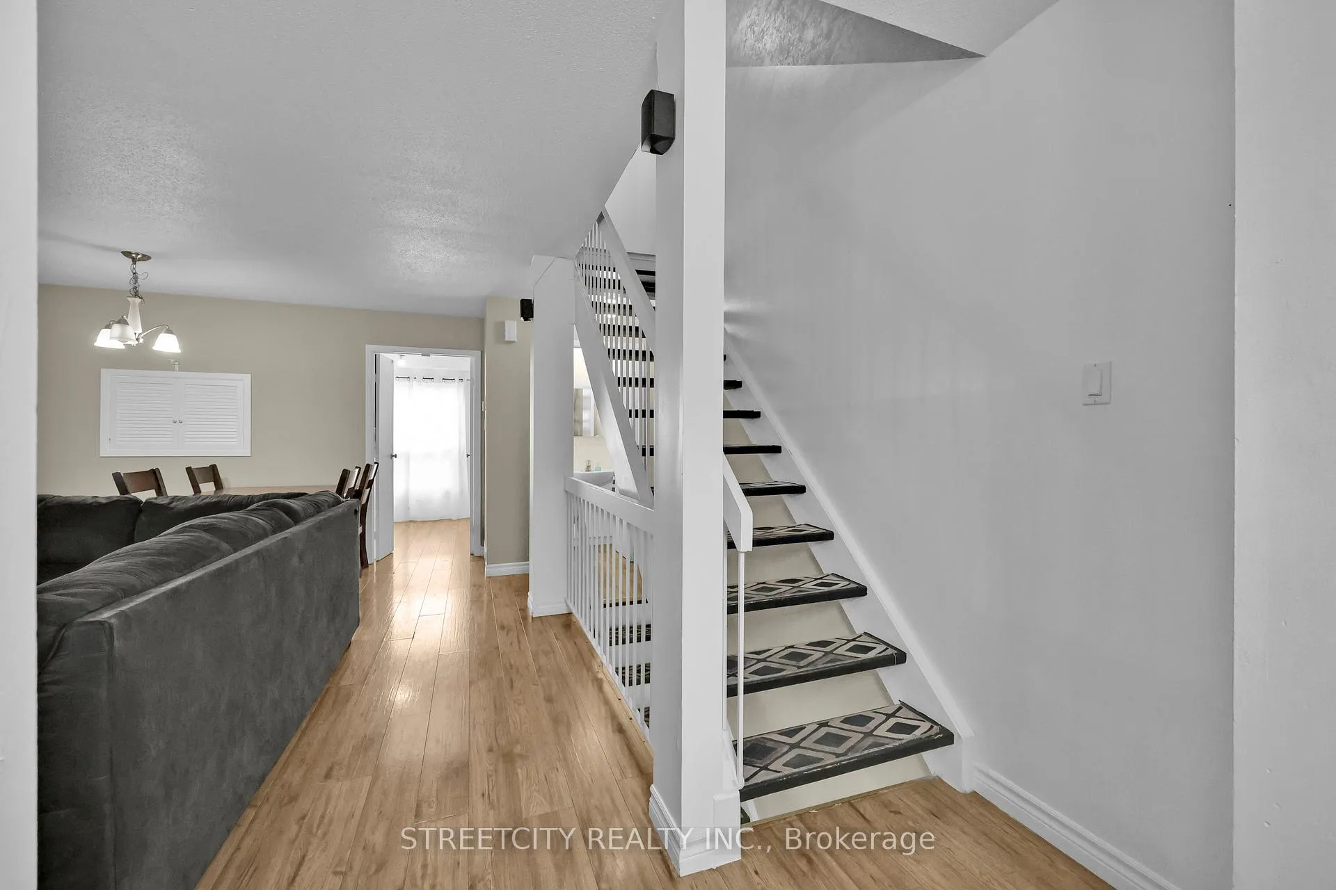 Photo 16 of Unit 8, 253 Taylor Street, London, East C — HOMEH