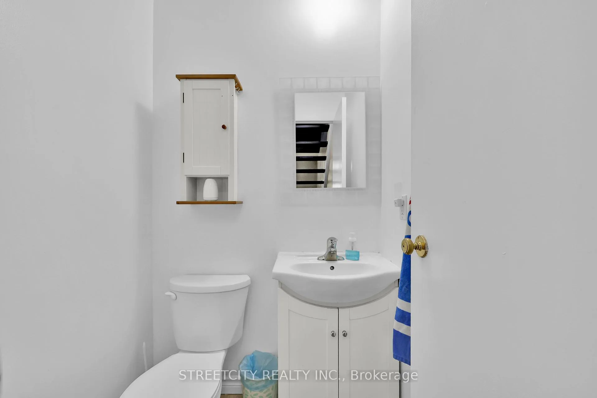 Photo 17 of Unit 8, 253 Taylor Street, London, East C — HOMEH