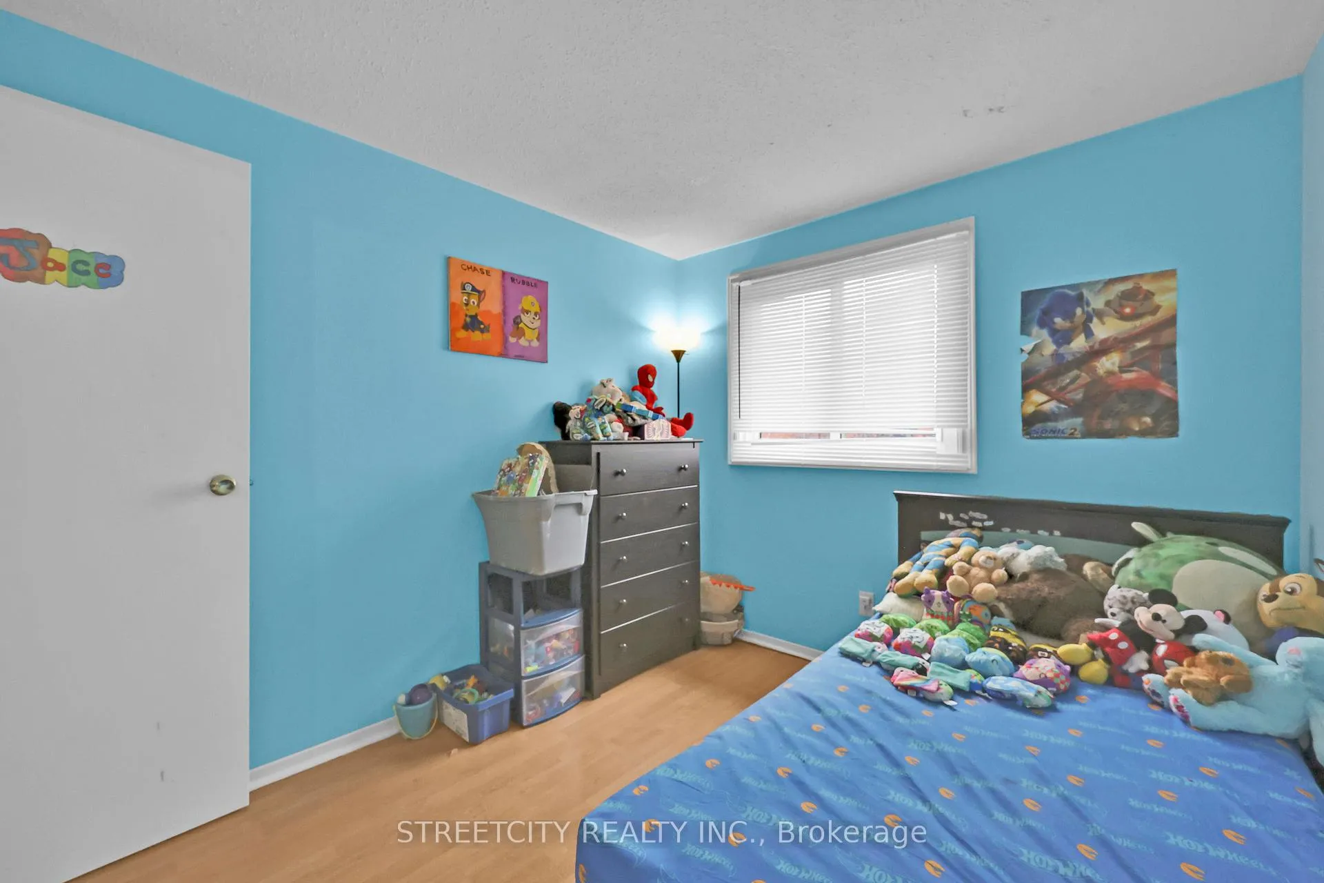 Photo 18 of Unit 8, 253 Taylor Street, London, East C — HOMEH