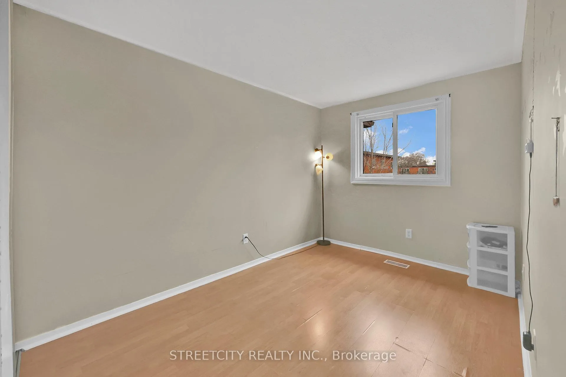 Photo 20 of Unit 8, 253 Taylor Street, London, East C — HOMEH