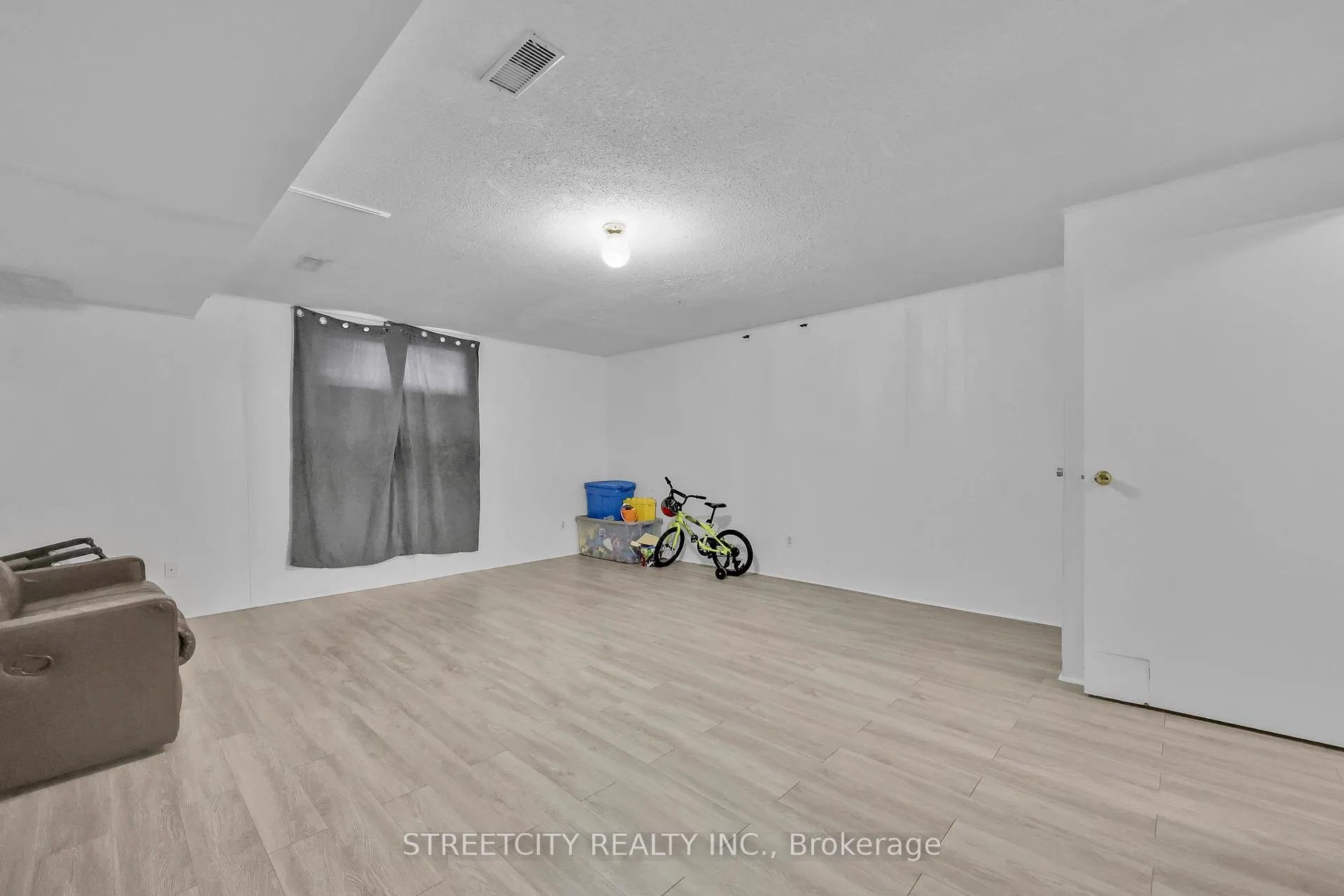 Photo 27 of Unit 8, 253 Taylor Street, London, East C — HOMEH