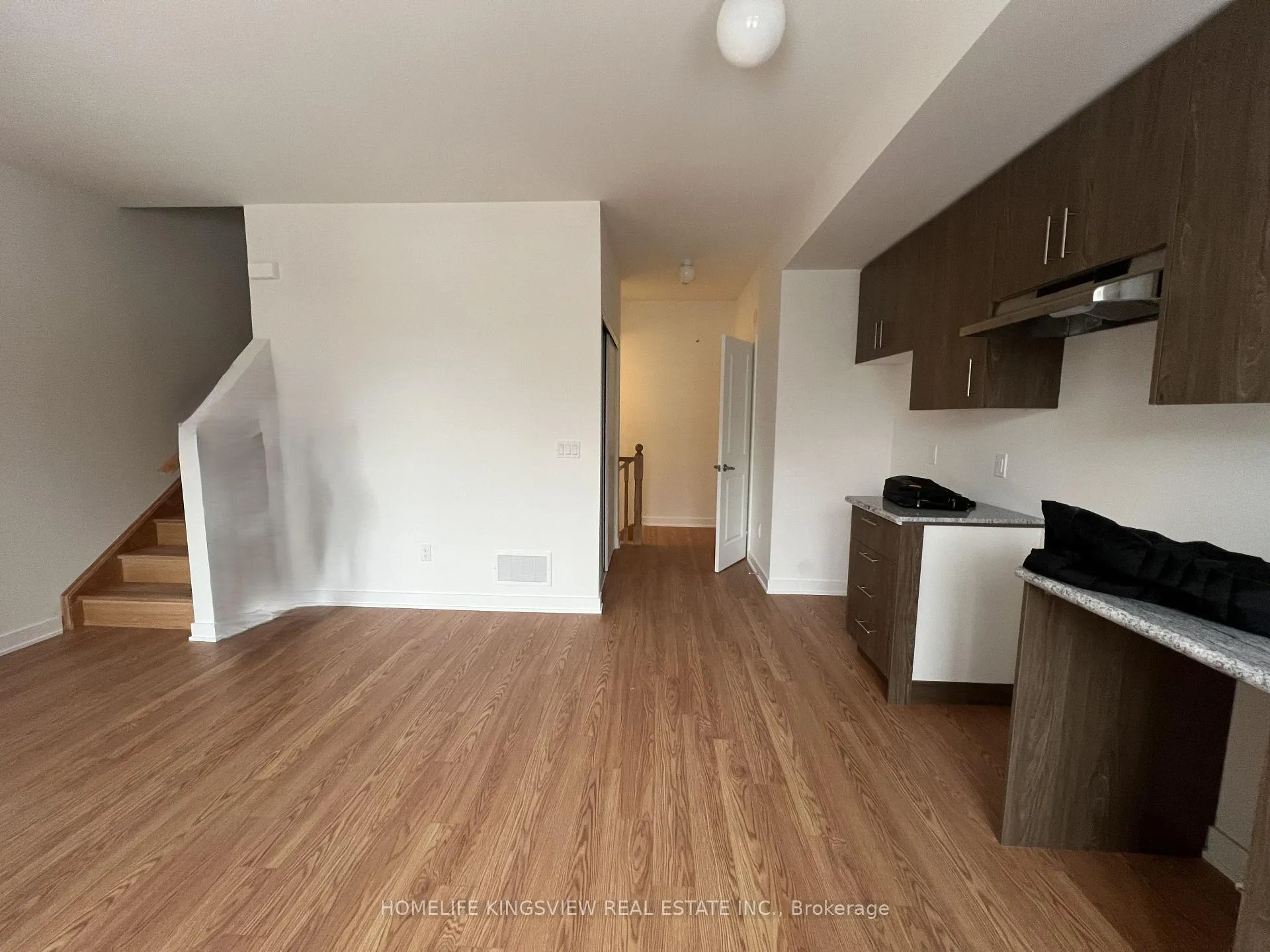 Photo 9 of Unit 231, 15100 Yonge Street, Aurora, Aurora Village — HOMEH