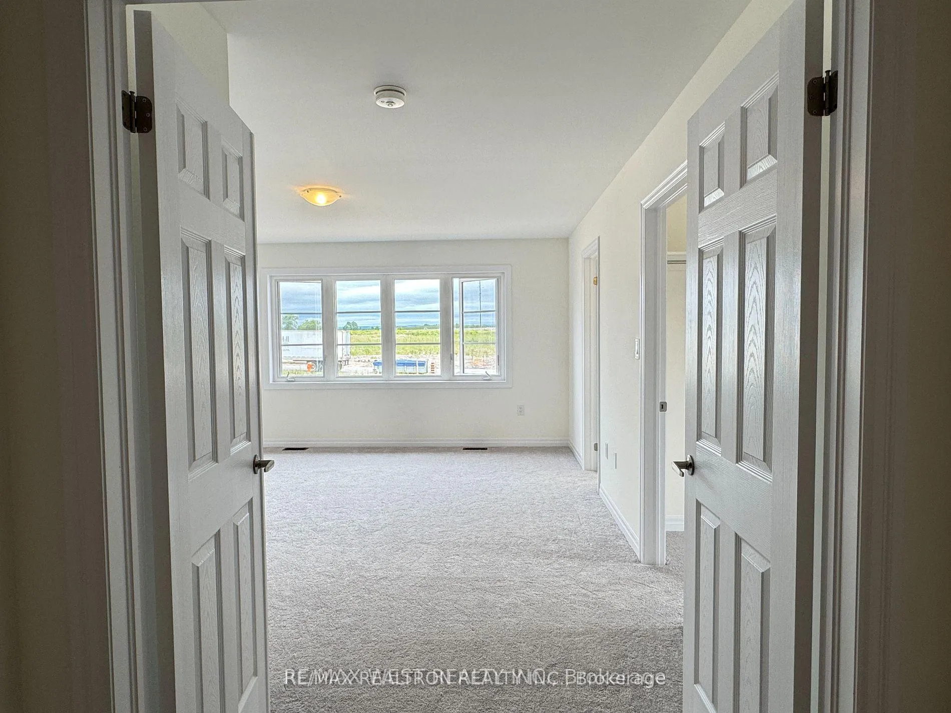 Photo 10 of 2 Ed Ewert Avenue, Clarington, Newcastle — HOMEH