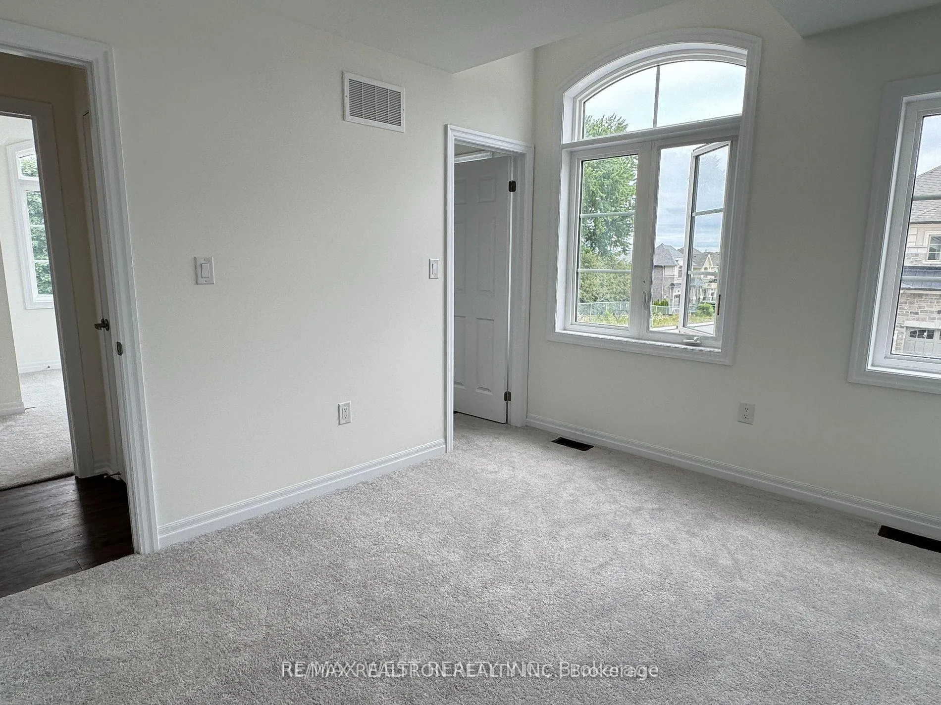 Photo 16 of 2 Ed Ewert Avenue, Clarington, Newcastle — HOMEH