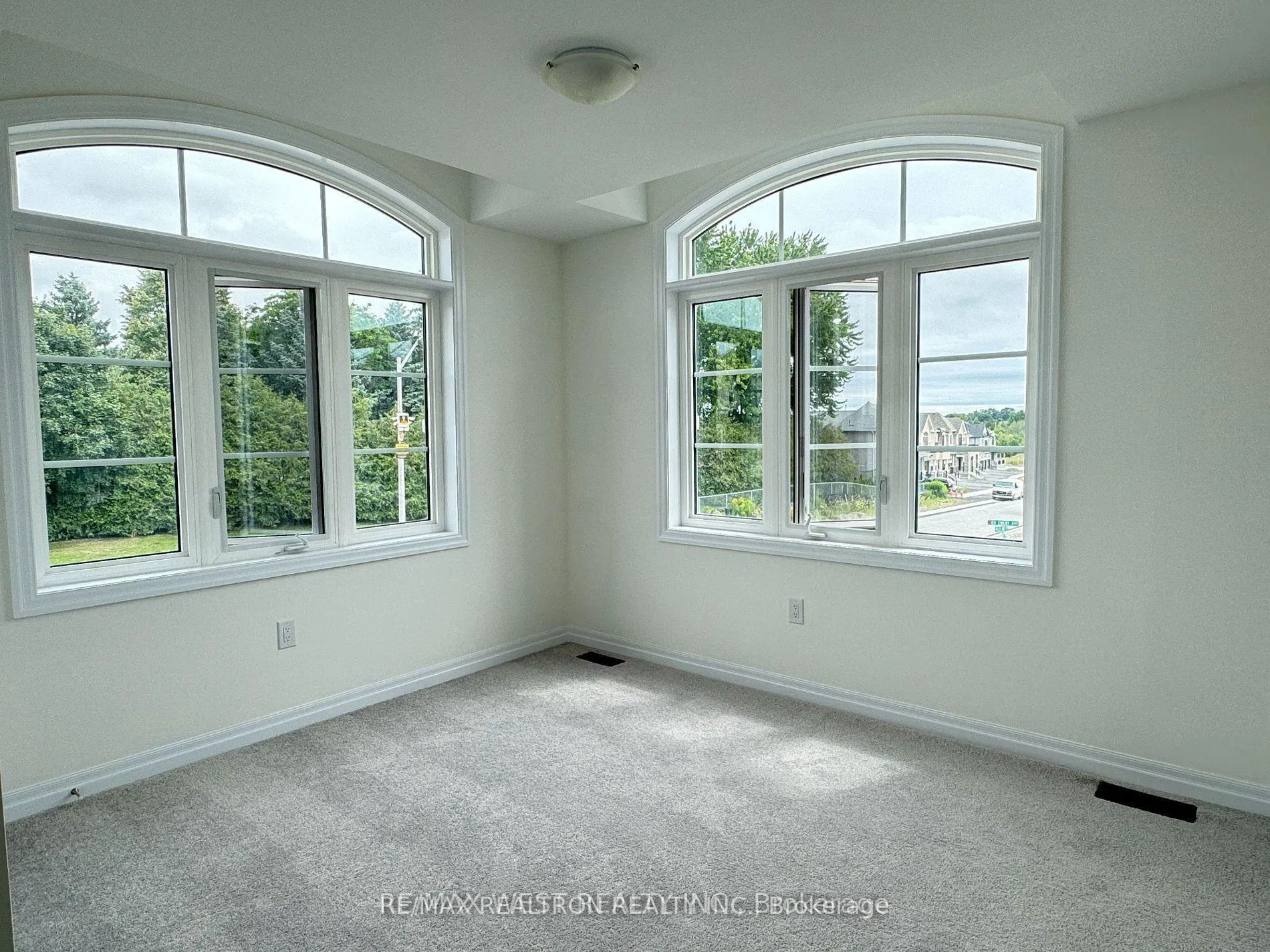 Photo 18 of 2 Ed Ewert Avenue, Clarington, Newcastle — HOMEH