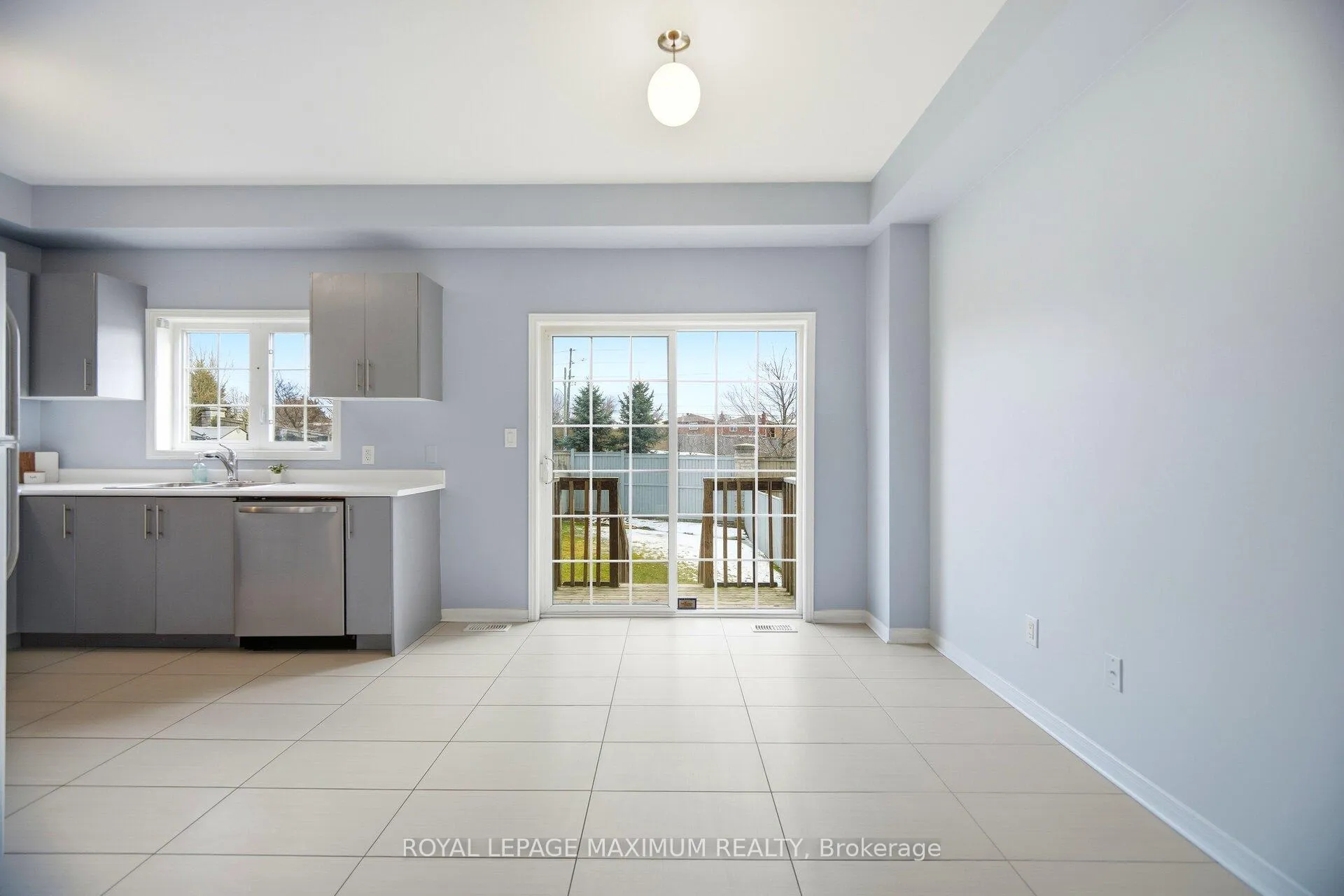 Photo 16 of 162 Gentile Circle, Vaughan, Elder Mills — HOMEH