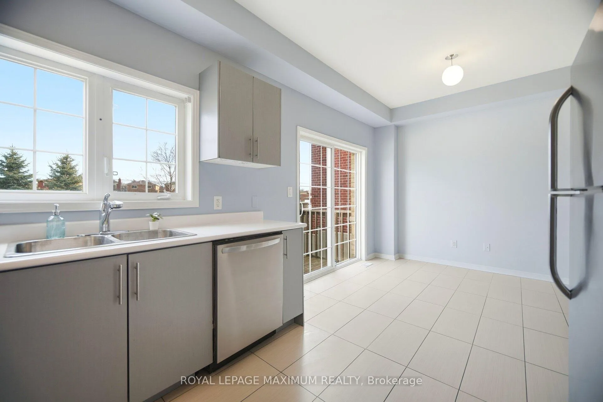 Photo 22 of 162 Gentile Circle, Vaughan, Elder Mills — HOMEH