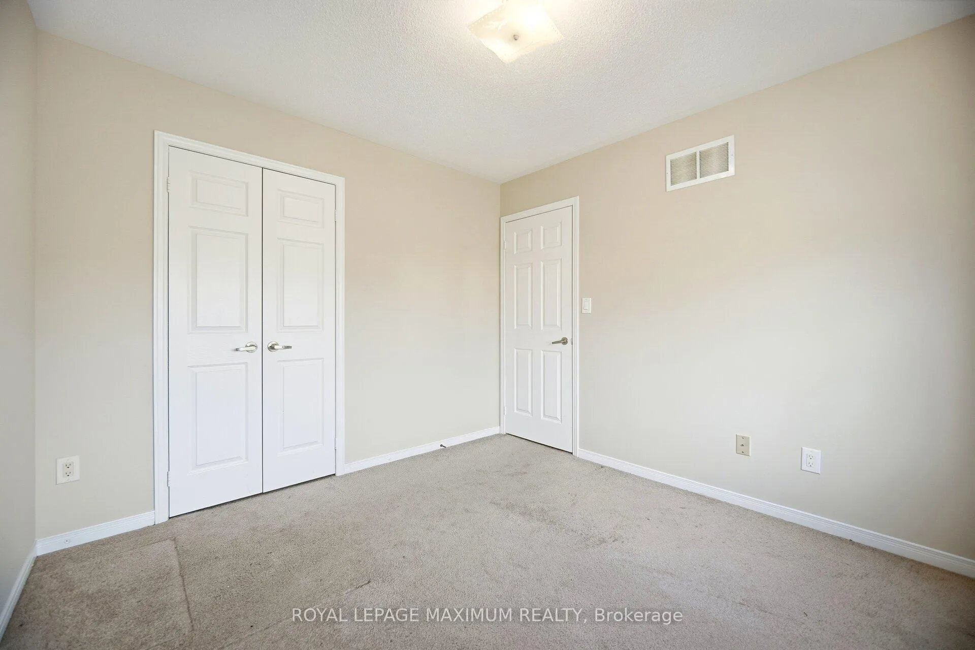 Photo 33 of 162 Gentile Circle, Vaughan, Elder Mills — HOMEH