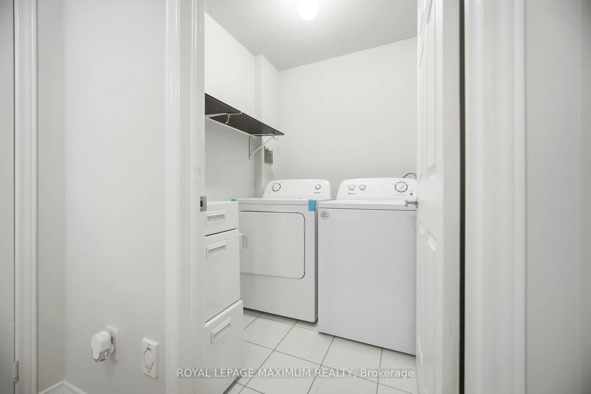 Photo 37 of 162 Gentile Circle, Vaughan, Elder Mills — HOMEH