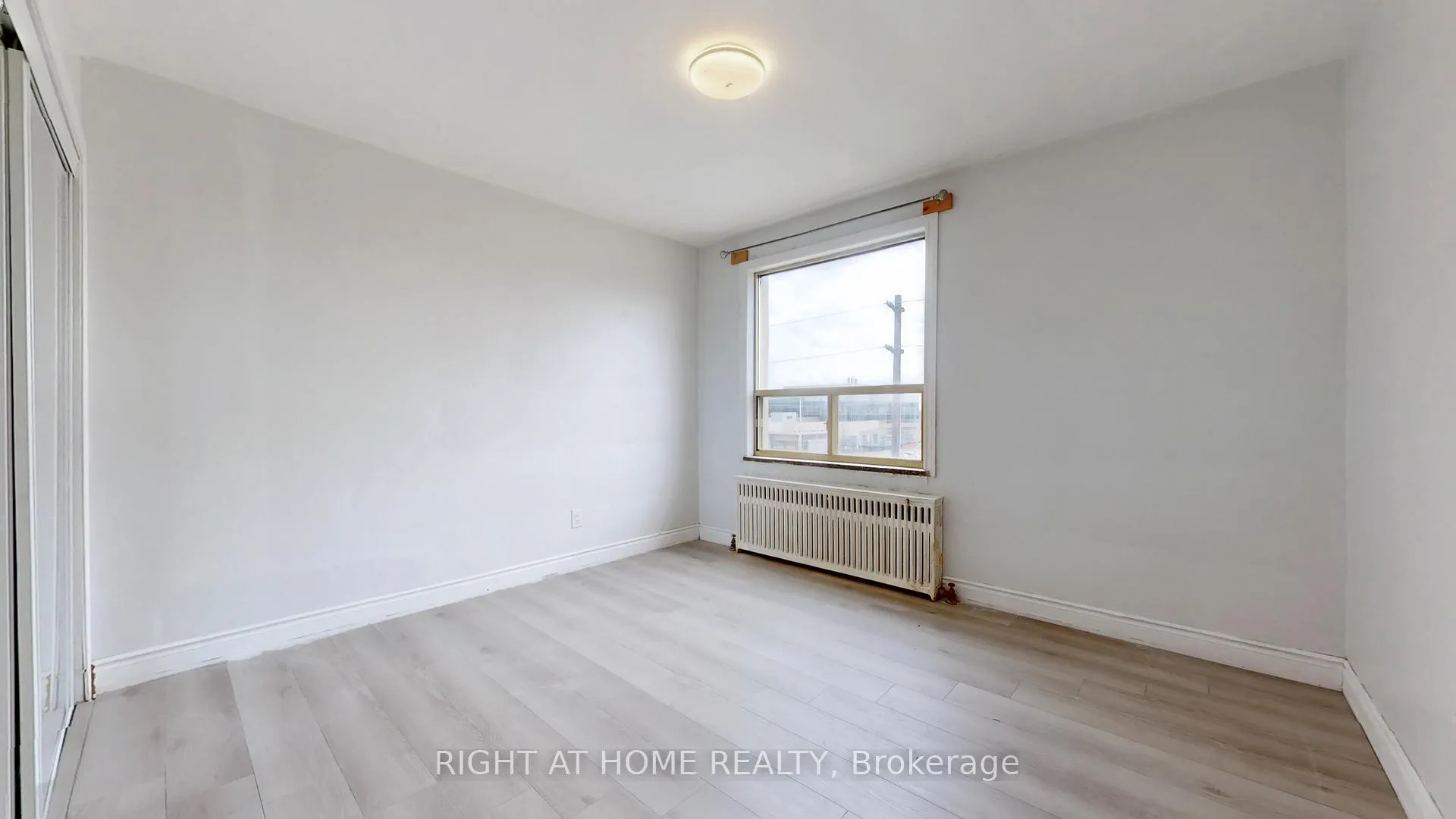 Photo 5 of Unit 314, 896 Eglinton Avenue E, Toronto, Leaside — HOMEH